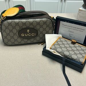 GUCCI NEO Supreme crossbody 
Monogram Web Neo Vintage Shoulder Bag Beige